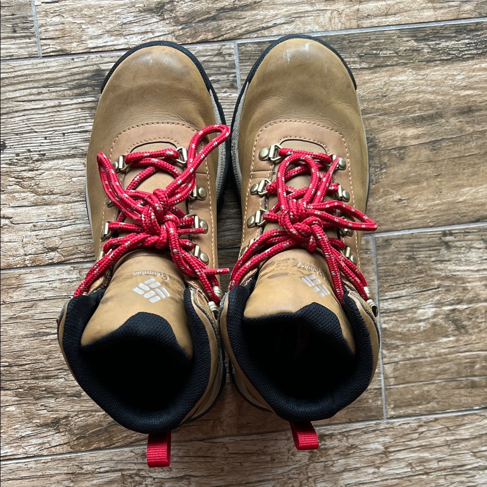 Columbia waterproof Hiking Boots with Red Laces